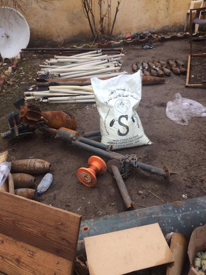 به‌ وێنه‌.. له‌ كارگه‌يه‌كى درووستكردنى چه‌كى داعشدا قوتوى بيره‌ و وێسكى دۆزرايه‌وه‌